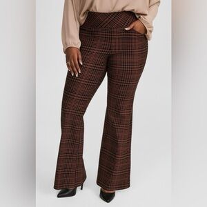 NWT Torrid Pocket Pixie Flare Studio Luxe Ponte High-Rise Pant 2
